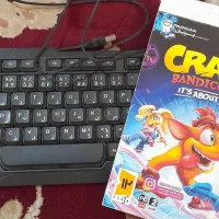 صفحه کلید و بازی کراش۴