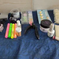 لوازم آرایشی .کاشت ناخن