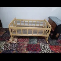 تخت چوبی نوزاد گهواره ای|تخت و صندلی بچه|ایلام, |دیوار