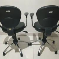 یک جفت صندلی اداری