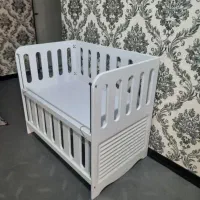 تخت کنار مادر