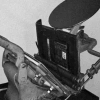 دستگاه ملخی دستی عتیقه|کلکسیون اشیاء عتیقه|رامسر, |دیوار