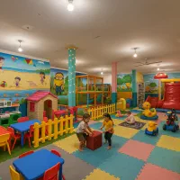 مدرس زبان کودکان