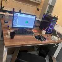 میز mdf ابعاد ۱۳۰×۱۳۰|مبلمان اداری|تهران, فردوسی|دیوار