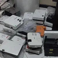 ویدیو پروژکتور با پرده و فیلم سریال پروژکشن