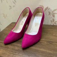 کفش|کیف، کفش، کمربند|قم, چهار امامزاده|دیوار