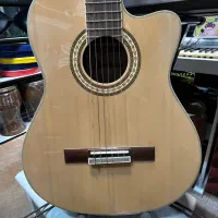 گیتار کلاسیک کاتوی سانتانا گالری موسیقی آرتیا|گیتار، بیس، امپلیفایر|لاهیجان, انقلاب|دیوار