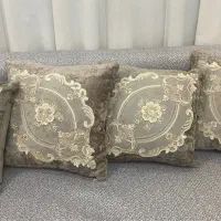 کوسن مخمل دانتل دار
