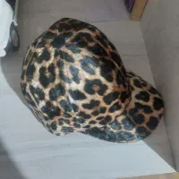 کلاه کپ زنانه|لباس|کرج, اصفهانی‌ها|دیوار