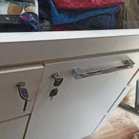 میز پبشخوان ام دی اف در حد نو|مبلمان اداری|ارومیه, |دیوار