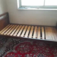 تخت یک نفر ه چوبی