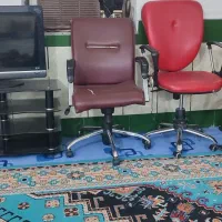 صندلی و تلویزیون