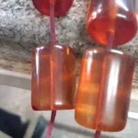 تسبیح کهربا المانی دانه درشت کهنه عطردار|کلکسیون اشیاء عتیقه|بناب, |دیوار