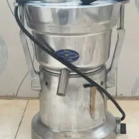 آب میوه گیری صنعتی اولین در حد نو مناسب کسب وکار