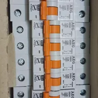 حراج لامپ ۱۰۰وات وکلید منیاتوری وسیم برق