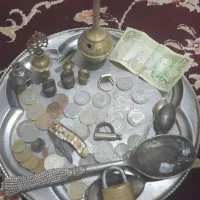 سکه و چاقو|کلکسیون اشیاء عتیقه|قوچان, |دیوار