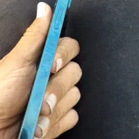 ایفون دوازده پرومکس شیشه ی صفحه اش شکسته