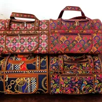 پیک نیکی|کیف، کفش، کمربند|قم, مسجد امام حسن|دیوار