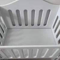 تخت کنار مادر چرخ دار