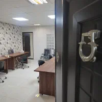 دفتر خدماتی در قلب شهر، شریعتی با ویو به میدان