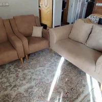 یک دست مبل هفت نفره|مبلمان خانگی و میز عسلی|شیراز, قلعه شاهزاده بیگم|دیوار
