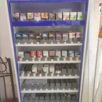 استند سیگار خشاب زیاد ایستاده و قفسه