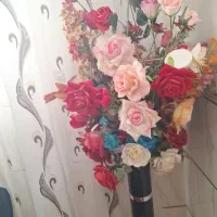 گلدان با گلهای لمسی