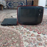 تلویزیون قدیمی و دی وی دی