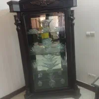 ویترین شیشه ای