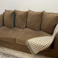 کاناپه مخمل سه نفره در حد نو