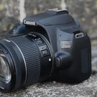 دوربین کنون ۲۵۰ دی D با لنز ۵۰ فیت