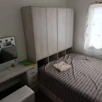 تخت خواب دونفره و میز آرایش|تخت و سرویس خواب|بندر انزلی, مسکن مهر|دیوار