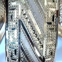 طلا ۱۰۰ بالای تابلو
