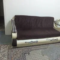 مبل و ۲ عدد پشتی