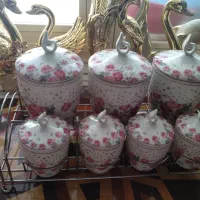 مقداری ظروف نو