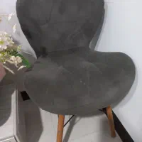 سه عدد صندلی