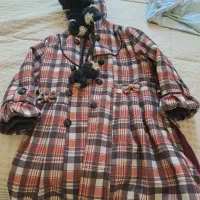 پالتو دخترانه ۸ ساله بسیار تمیز و سالم در حد نو