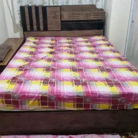 تختخواب، دراور چهار کشو با آینه کشویی و میز آرایش