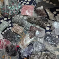 دکمه و نگین