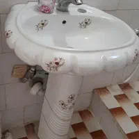 روشویی جدید کاملا نو داخل کارتن و یک عدد زمینی|لوازم سرویس بهداشتی|زنجان, |دیوار