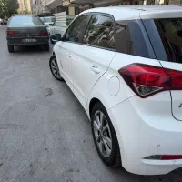 هیوندای ای بیست خانگی