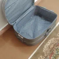 چمدان|کیف، کفش، کمربند|مشهد, انقلاب|دیوار