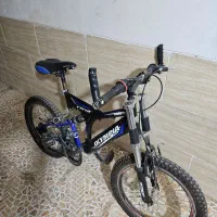 دوچرخه شماره ۲۰و تعدادی ق ن ا ر ی|دوچرخه، اسکیت، اسکوتر|حمیدیا, |دیوار