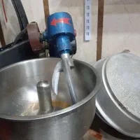 خمیرگیر برقی در حد نو ۹تومن