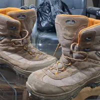 کفش کوهنوردی ضد آب سالامون و لاکر اصل اصل اصل|کیف، کفش، کمربند|هشتگرد, فاز ۱ مهستان|دیوار