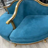 تخت آینه صندلی سالن دکور