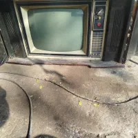 تلویزیون کلکسیونی روشن|تلویزیون و پروژکتور|بندر انزلی, آذربایجان|دیوار