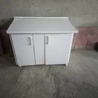 یک مترکابینت زمینی ویک کمدلباس ویک شلف۵طبقه