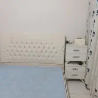 تخت خواب ۲ نفره.میز آرایش  و ۲عدد پاتختی