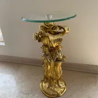 میز دکوری طلایی
